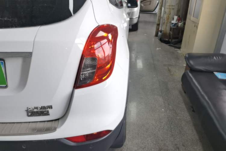 Used Buick Encore 2016 18T Automatic Two-Wheel Drive Urban Leading Edition Right Rear Taillight