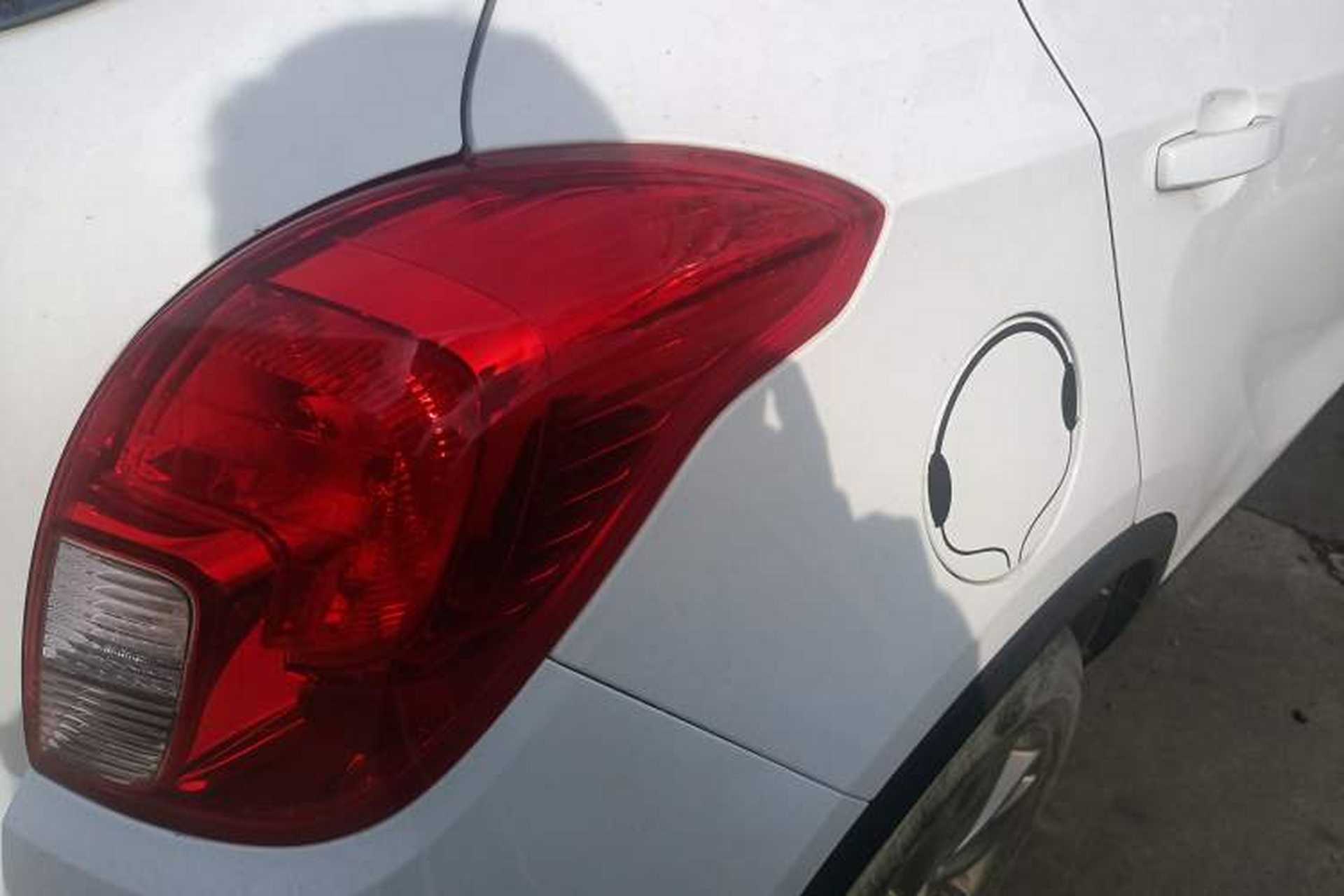 Used Buick Encore 2016 18T Automatic Two-Wheel Drive Urban Leading Edition Right Rear Taillight