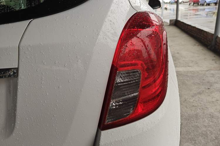 Used Buick Encore 2016 18T Automatic Two-Wheel Drive Urban Leading Edition Right Rear Taillight