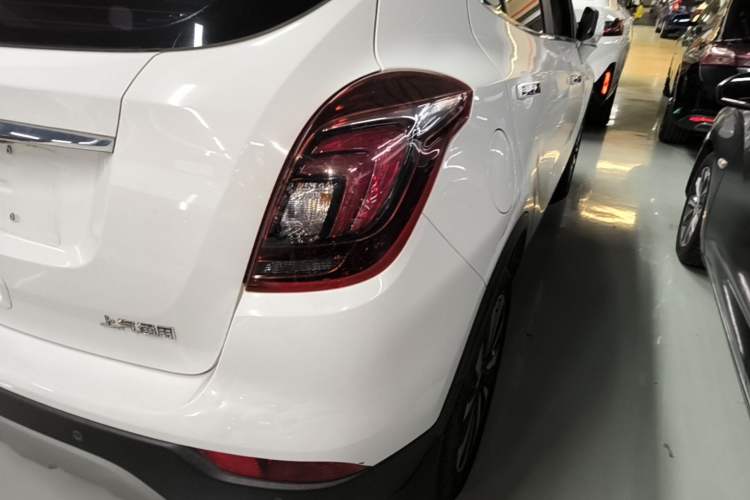 Used Buick Encore 2016 18T Automatic Two-Wheel Drive Urban Elite Model Right Rear Taillight