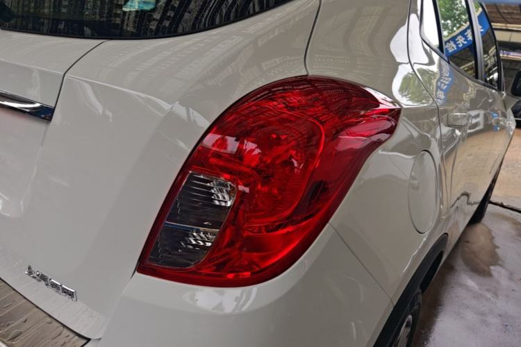 Used Buick Encore 2016 18T Automatic Two-Wheel Drive Urban Leading Edition Right Rear Taillight