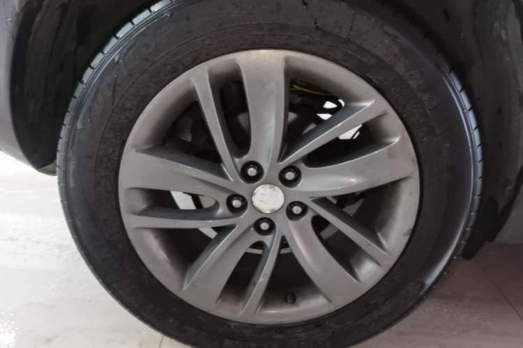 Used Buick Encore 2016 18T Automatic Two-Wheel Drive Urban Fashion Model Right Rear Wheel Hub