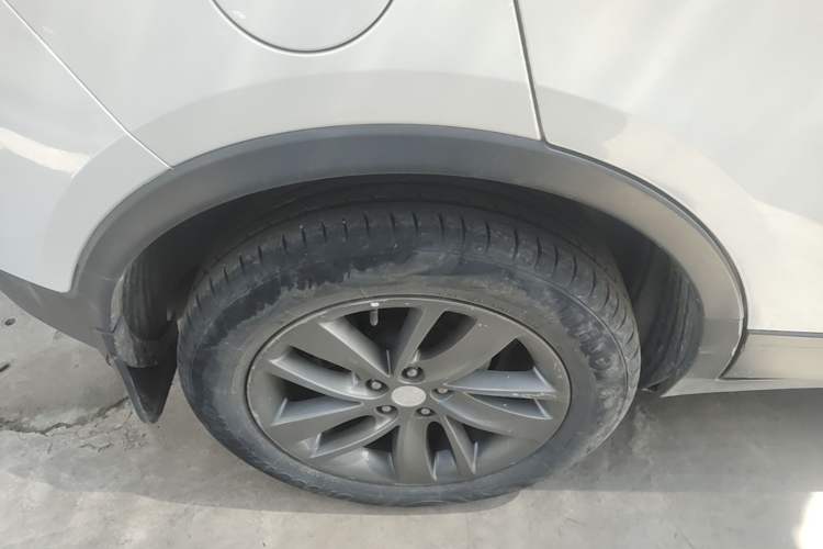 Used Buick Encore 2016 18T Manual Two-Wheel Drive Urban Advanced Model Right Rear Wheel Hub