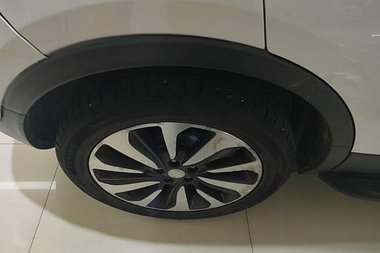 Used Buick Encore 2016 18T Automatic Two-Wheel Drive Urban Elite Model Right Rear Wheel Hub
