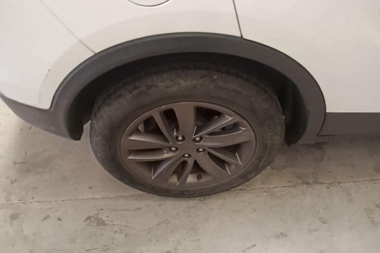 Used Buick Encore 2016 18T Automatic Two-Wheel Drive Urban Leading Edition Right Rear Wheel Hub