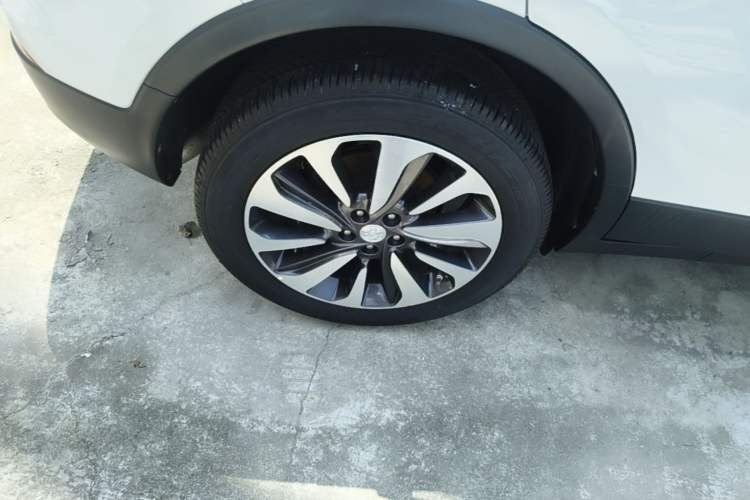 Used Buick Encore 2016 18T Automatic Two-Wheel Drive Urban Elite Model Right Rear Wheel Hub