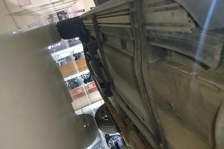 Used Buick Encore 2016 18T Automatic Two-Wheel Drive Urban Elite Model Right Side Sill