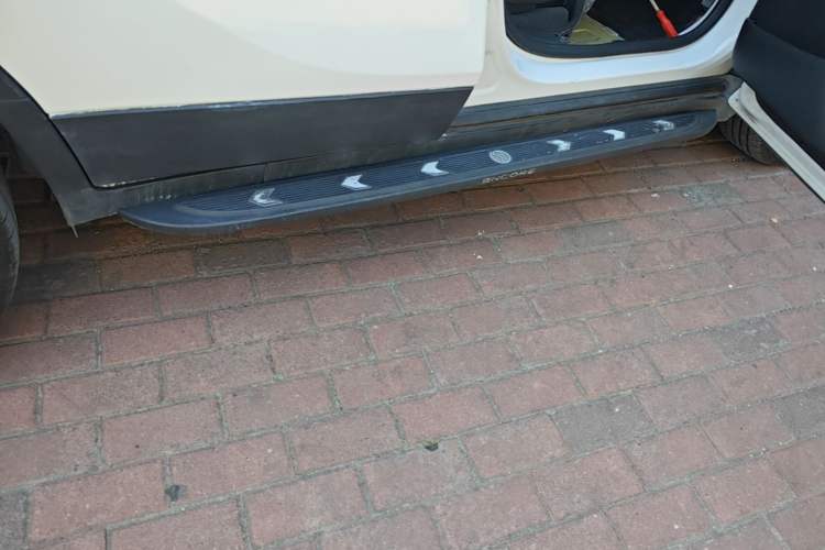 Used Buick Encore 2016 18T Automatic Two-Wheel Drive Urban Leading Edition Right Side Sill
