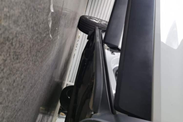 Used Buick Encore 2016 18T Automatic Two-Wheel Drive Urban Leading Edition Right Side Sill