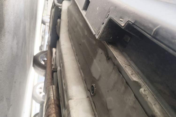 Used Buick Encore 2016 18T Automatic Two-Wheel Drive Urban Elite Model Right Side Sill