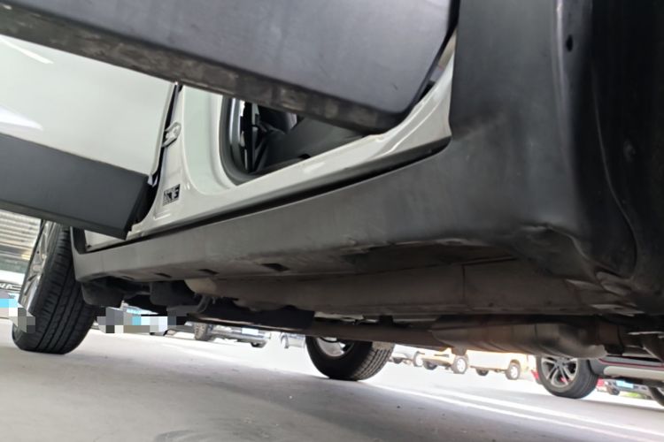 Used Buick Encore 2016 18T Automatic Two-Wheel Drive Urban Leading Edition Right Side Sill