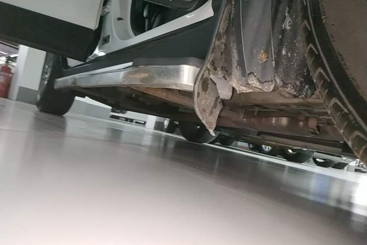 Used Buick Encore 2016 18T Automatic Two-Wheel Drive Urban Leading Edition Right Side Sill