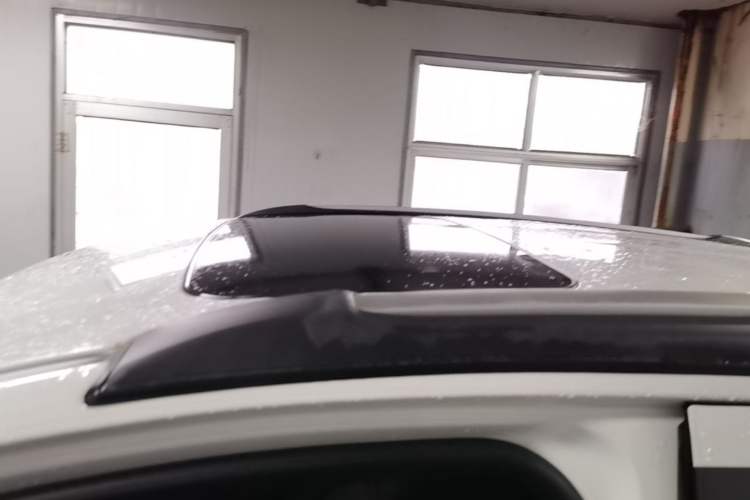 Used Buick Encore 2016 18T Manual Two-Wheel Drive Urban Advanced Model Roof