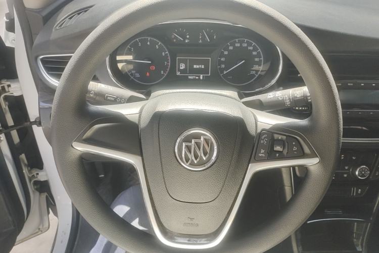 Used Buick Encore 2016 18T Manual Two-Wheel Drive Urban Advanced Model Steering Wheel