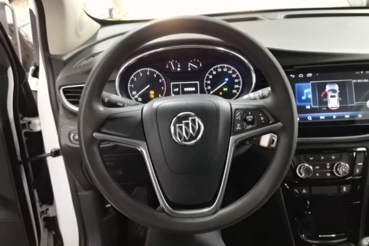 Used Buick Encore 2016 18T Manual Two-Wheel Drive Urban Advanced Model Steering Wheel