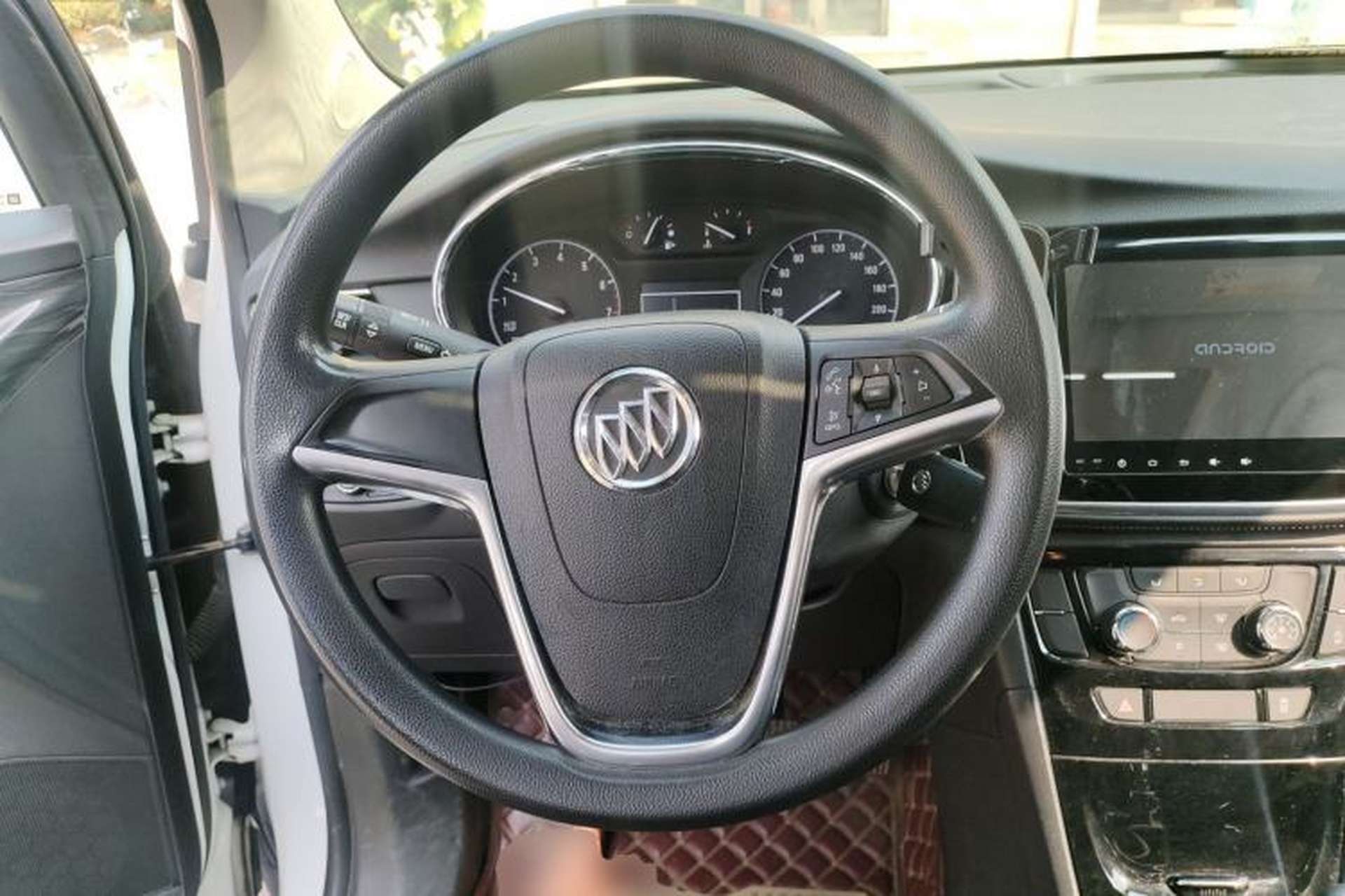 Used Buick Encore 2016 18T Manual Two-Wheel Drive Urban Advanced Model Steering Wheel