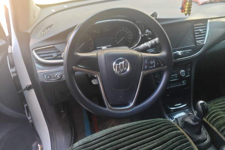 Used Buick Encore 2016 18T Manual Two-Wheel Drive Urban Advanced Model Steering Wheel