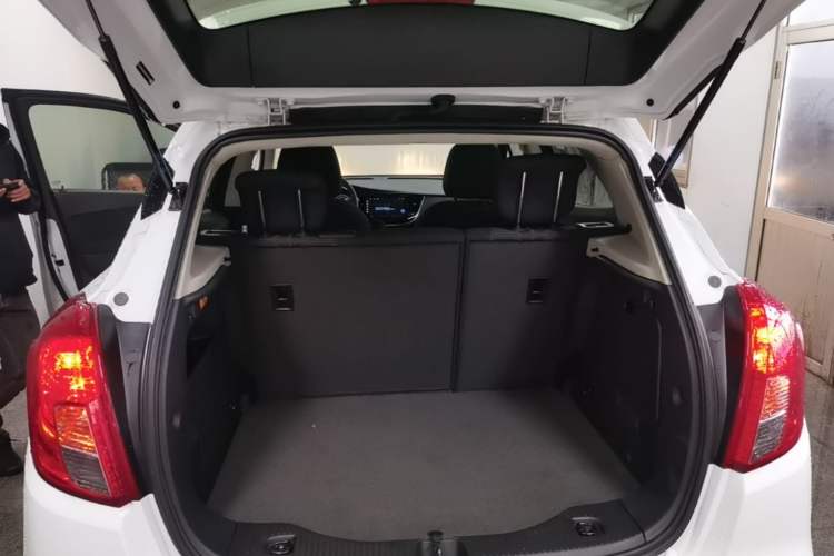 Used Buick Encore 2016 18T Manual Two-Wheel Drive Urban Advanced Model Trunk