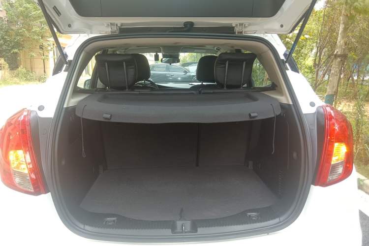 Used Buick Encore 2016 18T Automatic Two-Wheel Drive Urban Leading Edition Trunk