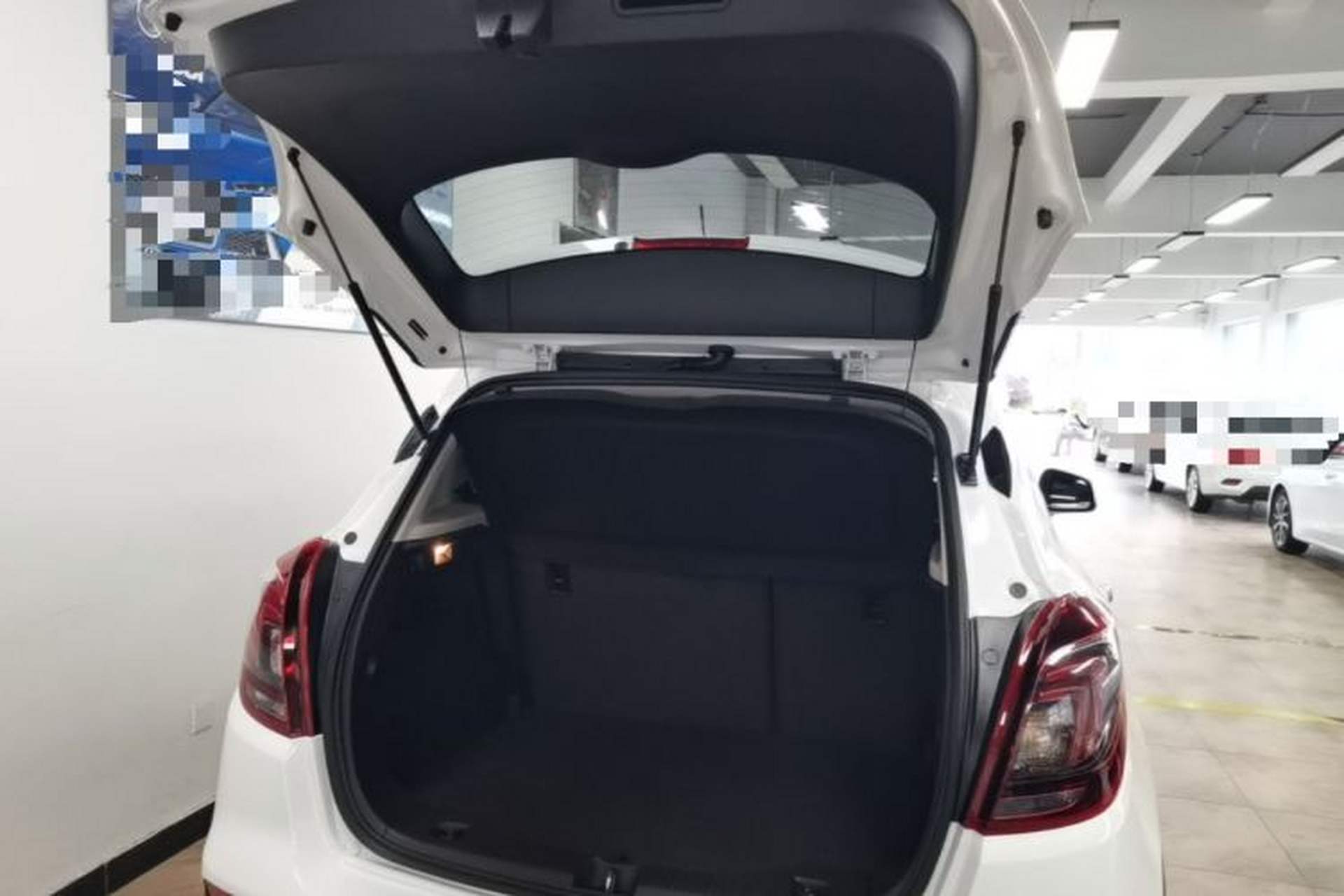 Used Buick Encore 2016 18T Automatic Two-Wheel Drive Urban Elite Model Trunk