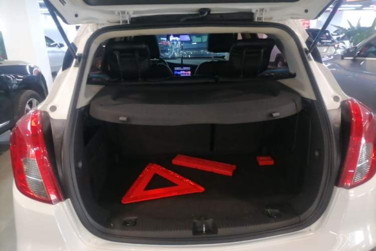 Used Buick Encore 2016 18T Automatic Two-Wheel Drive Urban Leading Edition Trunk