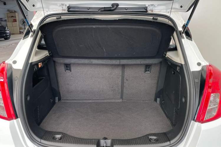 Used Buick Encore 2016 18T Automatic Two-Wheel Drive Urban Leading Edition Trunk