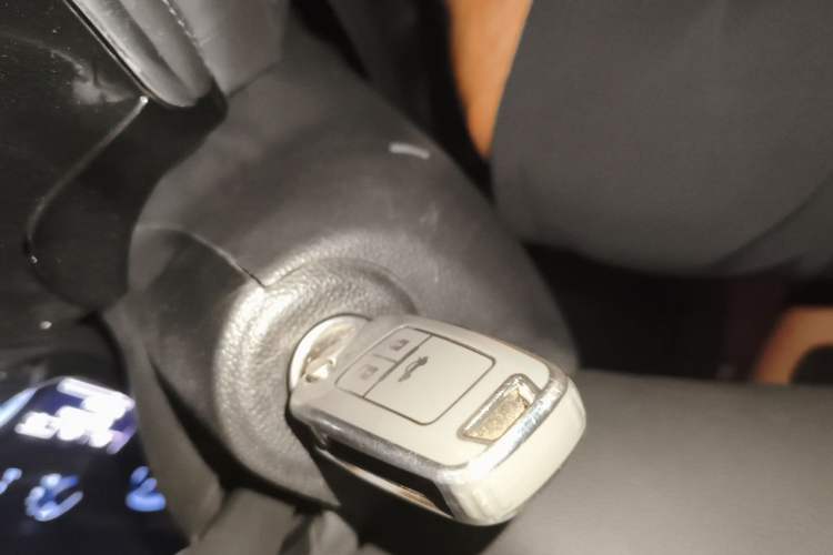 Used Buick Encore 2016 18T Automatic Two-Wheel Drive Urban Leading Edition Vehicle Key