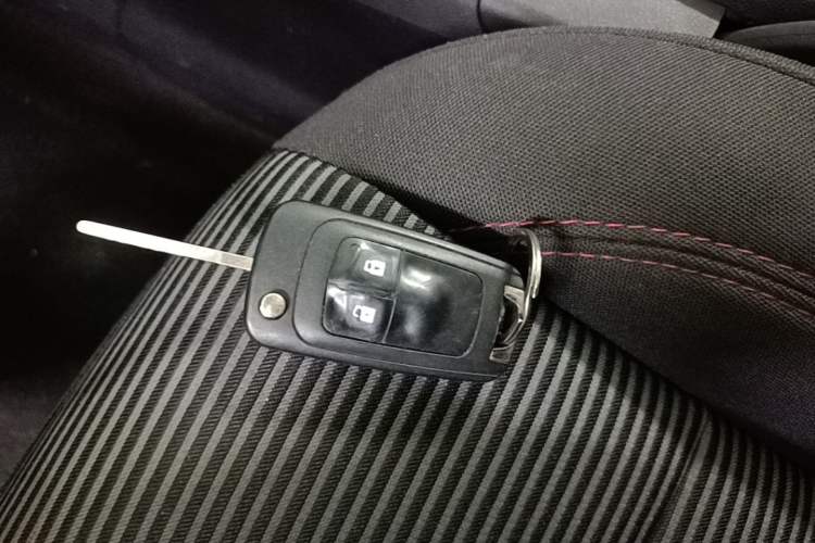 Used Buick Encore 2016 18T Automatic Two-Wheel Drive Urban Leading Edition Vehicle Key