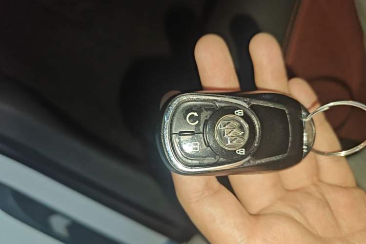 Used Buick Encore 2016 18T Automatic Two-Wheel Drive Urban Elite Model Vehicle Key