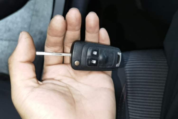 Used Buick Encore 2016 18T Manual Two-Wheel Drive Urban Advanced Model Vehicle Key