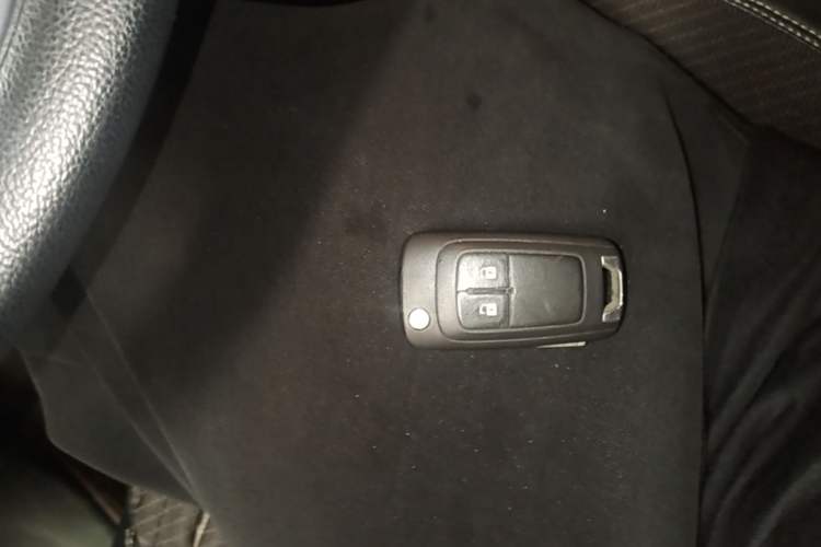 Used Buick Encore 2016 18T Automatic Two-Wheel Drive Urban Leading Edition Vehicle Key