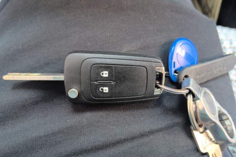 Used Buick Encore 2016 18T Automatic Two-Wheel Drive Urban Leading Edition Vehicle Key