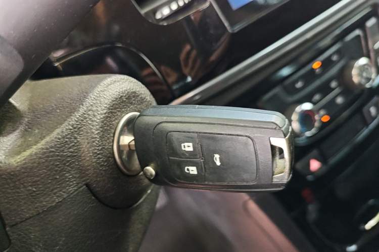 Used Buick Encore 2016 18T Automatic Two-Wheel Drive Urban Leading Edition Vehicle Key