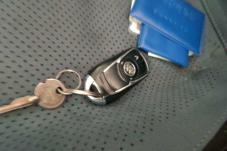 Used Buick Encore 2016 18T Automatic Two-Wheel Drive Urban Elite Model Vehicle Key