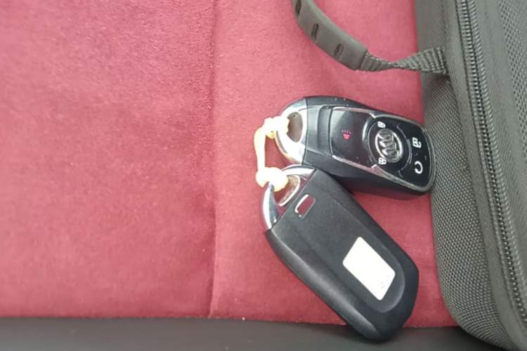 Used Buick Encore 2016 18T Automatic Two-Wheel Drive Urban Elite Model Vehicle Key
