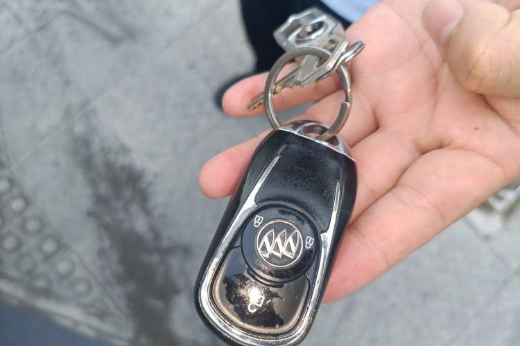 Used Buick Encore 2016 18T Automatic Two-Wheel Drive Urban Fashion Model Vehicle Key