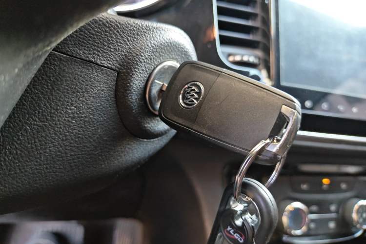 Used Buick Encore 2016 18T Automatic Two-Wheel Drive Urban Leading Edition Vehicle Key