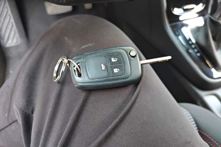 Used Buick Encore 2016 18T Automatic Two-Wheel Drive Urban Leading Edition Vehicle Key