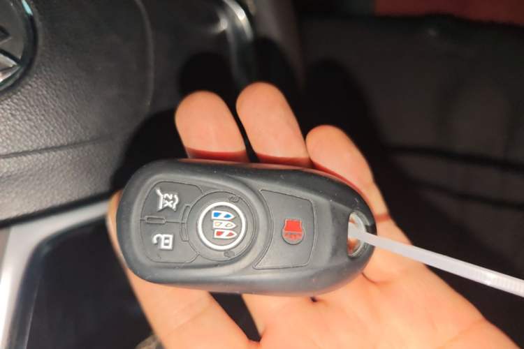 Used Buick Encore 2016 18T Automatic Two-Wheel Drive Urban Elite Model Vehicle Key
