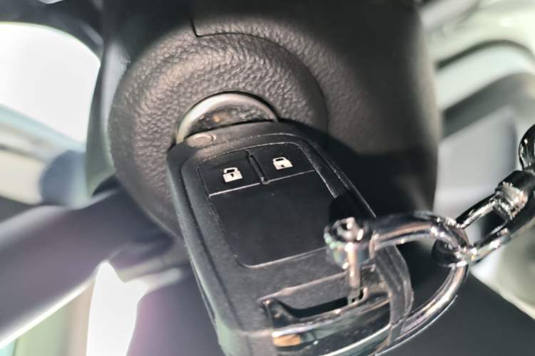Used Buick Encore 2016 18T Automatic Two-Wheel Drive Urban Leading Edition Vehicle Key