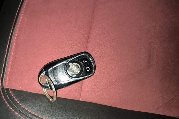 Used Buick Encore 2016 18T Automatic Two-Wheel Drive Urban Elite Model Vehicle Key