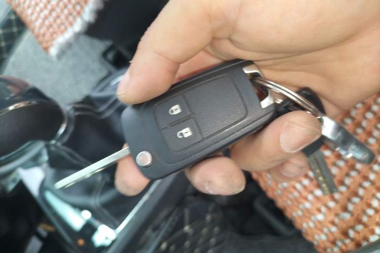 Used Buick Encore 2016 18T Manual Two-Wheel Drive Urban Advanced Model Vehicle Key