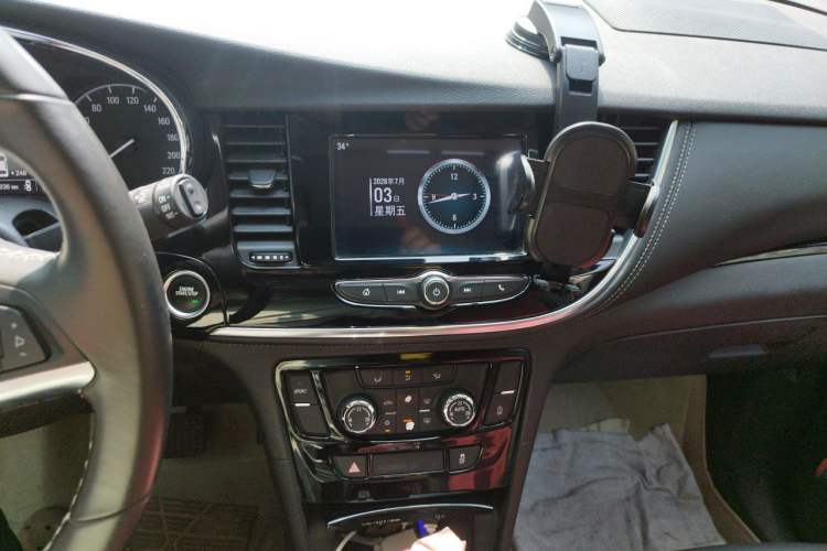 Used Buick Encore 2017 18T Automatic Two-Wheel Drive Urban Elite Model Audio And AC Panel