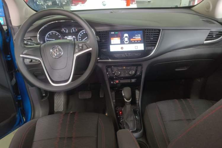 Used Buick Encore 2017 18T Automatic Two-Wheel Drive Urban Fashion Model Center Console