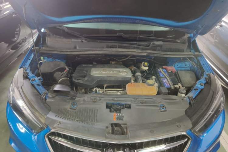 Used Buick Encore 2017 18T Automatic Two-Wheel Drive Urban Fashion Model Engine Bay