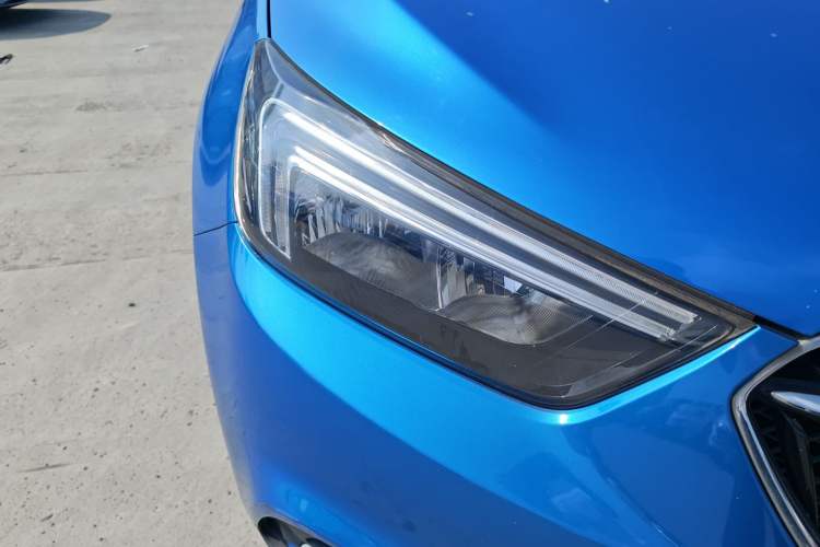 Used Buick Encore 2017 18T Automatic Two-Wheel Drive Urban Fashion Model Exterior 6