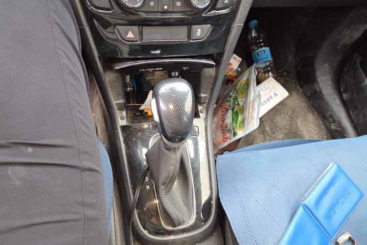 Used Buick Encore 2017 18T Automatic Two-Wheel Drive Urban Elite Model Gear Lever