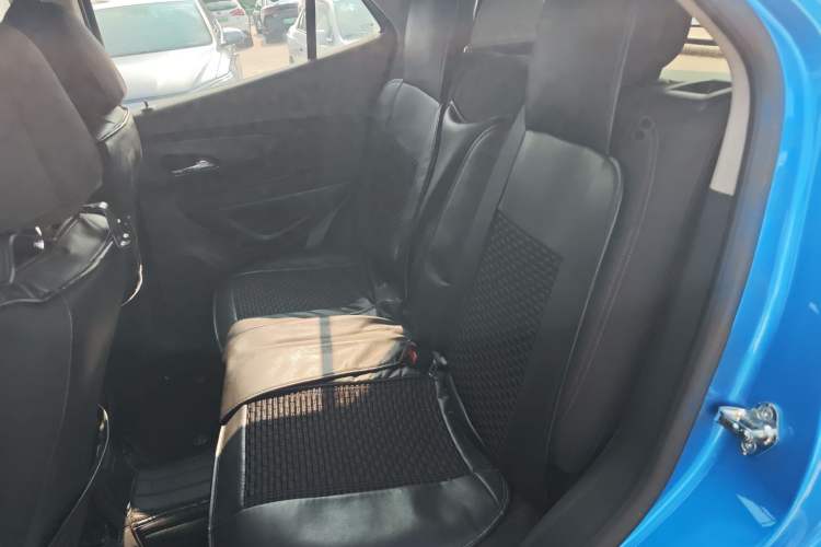 Used Buick Encore 2017 18T Automatic Two-Wheel Drive Urban Fashion Model Interior 4