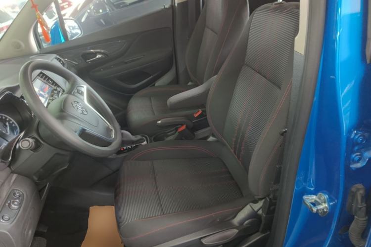 Used Buick Encore 2017 18T Automatic Two-Wheel Drive Urban Fashion Model Left Front Seat