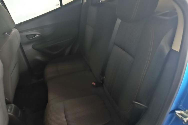 Used Buick Encore 2017 18T Automatic Two-Wheel Drive Urban Fashion Model Left Rear Seat